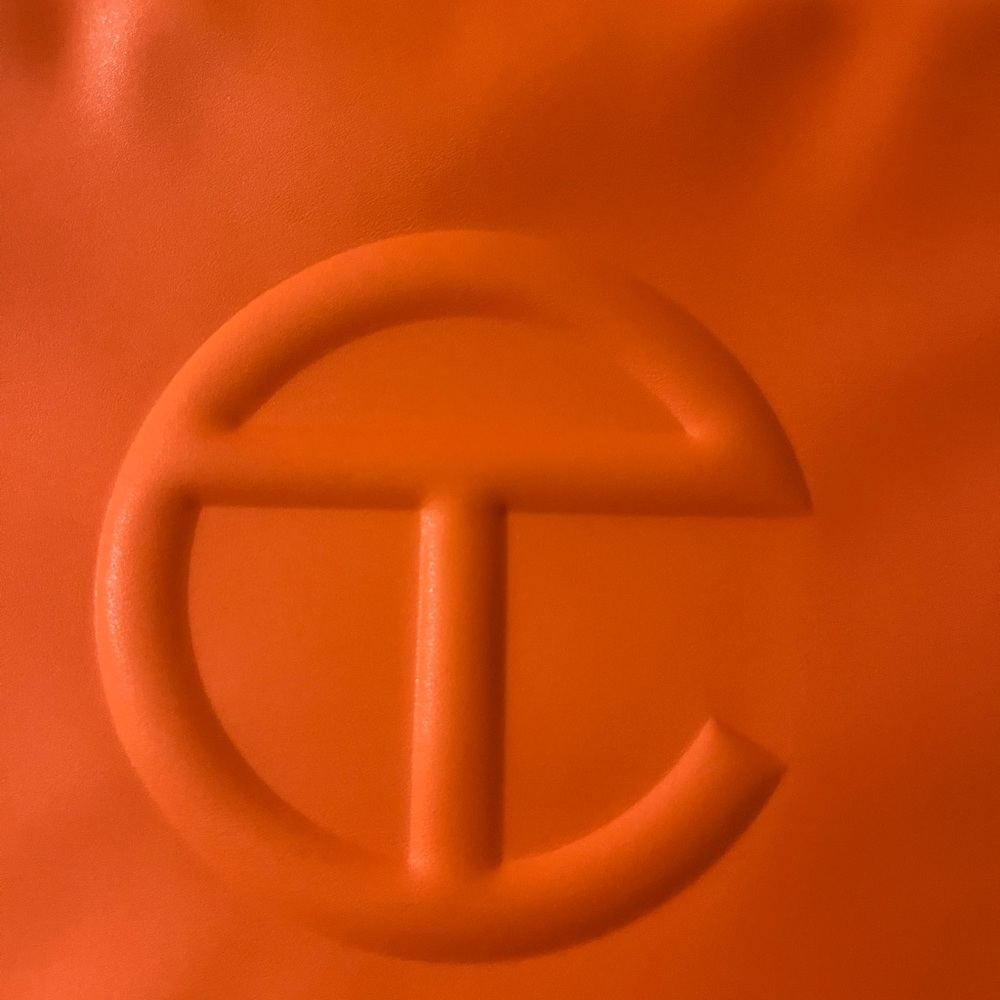 Telfar Medium Orange Bag 🍊
